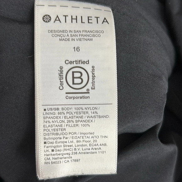 Athleta Apres Ski Quilted Short in Black - NWOT - Size 16 - Picture 7 of 8